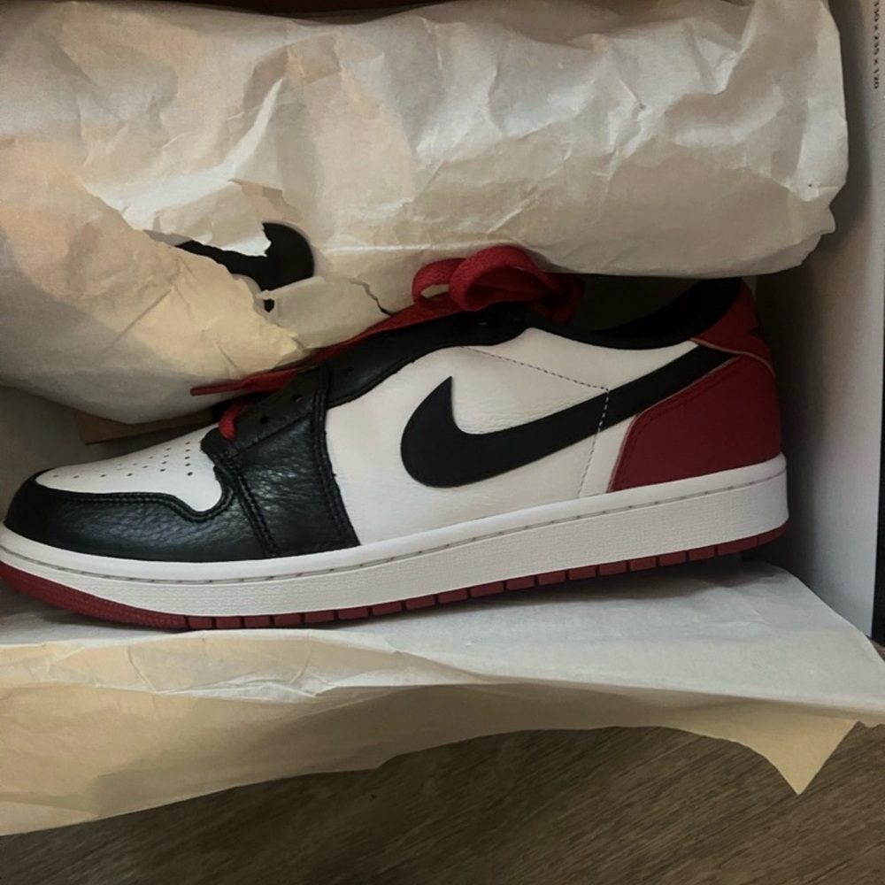 Jordan Retro 1 Low OG Black Toe